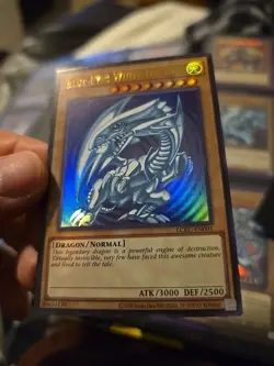 Blue-Eyes White Dragon (Version 2) LCKC-EN001 Ultra Rare Yugioh NEAR MINT - Image 1