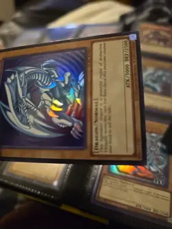 Blue-Eyes White Dragon (Version 2) LCKC-EN001 Ultra Rare Yugioh NEAR MINT - Image 3