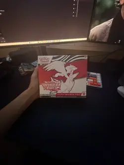 Pokemon Scarlet & Violet White Flare Elite Trainer Box English Reshiram - Image 1