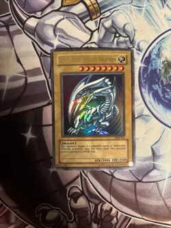 Blue-Eyes White Dragon SDK-001 Starter Deck: Kaiba Unlimited MP (WNU) - Image 1