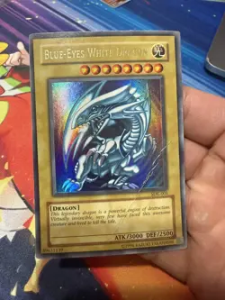 *PSA 1 DAMAGE* Blue-Eyes White Dragon SDK-E001 Starter Deck Kaiba Yugioh Unlimit - Image 1