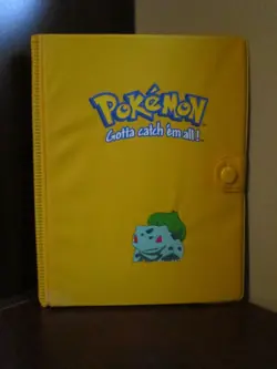 POKEMON VINTAGE CATCH EM ALL BINDER YELLOW 30 4-POCKET PAGES 120 CARDS BULBASAUR - Image 1