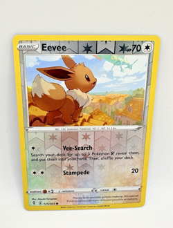 Eevee # 125/203 Pokemon Trading Card - Evolving Skies Reverse Holo (2021) - Image 2