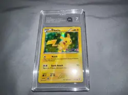 2016 POKEMON XY GENERATIONS TOYS R US #26 PIKACHU-HOLO TAG 7 - Image 1