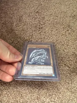 Yu-Gi-Oh OTS Tournament Pack 28 OP28-EN001 Blue-Eyes White Dragon Ultimate Rare - Image 3