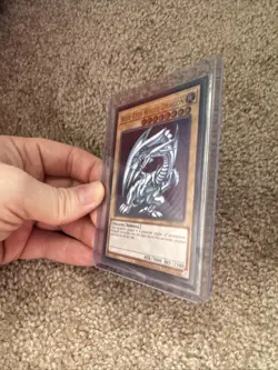 Yu-Gi-Oh OTS Tournament Pack 28 OP28-EN001 Blue-Eyes White Dragon Ultimate Rare - Image 4