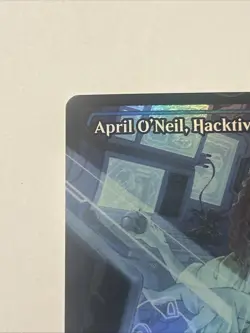 April O'Neil, Hacktivist (0282) (Showcase) Teenage Mutant Ninja Turtles Foil - Image 2