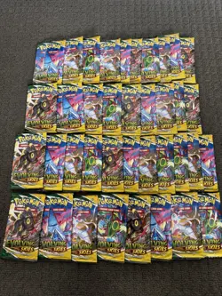 39x Pokemon TCG Sword & Shield Evolving Skies Booster Packs - Image 1