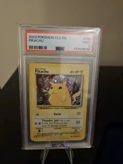 Pikachu 008/034 Trading Card Game Classic Holo - Image 1