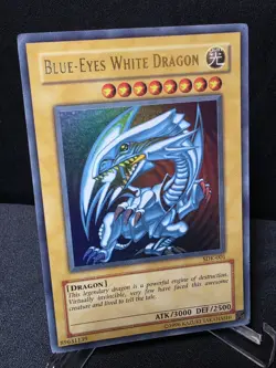 Blue-Eyes White Dragon SDK-001 Unlimited Ultra Rare Holo LP- Vintage Yu-Gi-Oh! - Image 1