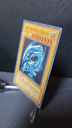 Blue-Eyes White Dragon SDK-001 Unlimited Ultra Rare Holo LP- Vintage Yu-Gi-Oh! - Image 2