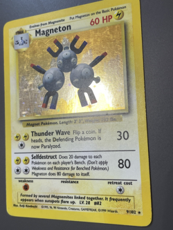 Magneton 9/102 Base Set Holo WOTC MP Rare Pokemon Card TCG - Image 4