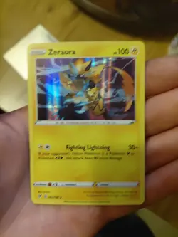 Pokemon TCG - Zeraora - (Cosmos Holo) Holo Rare 061/185 NM - Image 1