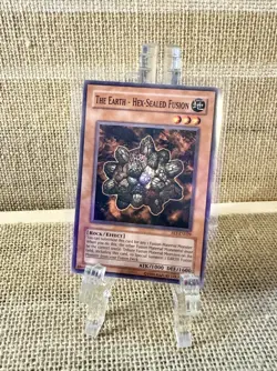 YUGIOH! THE EARTH-HEX-SEALED FUSION-COMMON FET-EN029 HP - Image 1