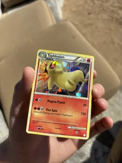 Typhlosion 32/123 NM Cracked Ice Holo HeartGold & SoulSilver 2010 Pokemon TCG - Image 1