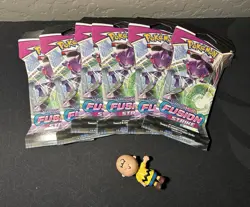 Pokemon TCG: Sword and Shield Fusion Strike Sleeved Booster Pack x6 - Image 1