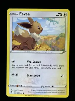 Pokemon Eevee Card 125/203 Non-Holo Evolving Skies NM Condition - Image 1