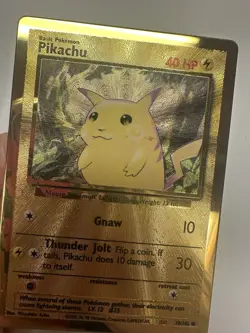 Pikachu - 58/102 (Celebrations Metal Card) 58/102 Promo Gold OFFSET ERROR LP/MP - Image 4