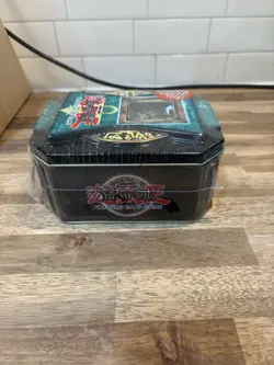 Konami YGO Upperdeck Collector 2004 Collectors Tin - Insect Queen ( SW (New) - Image 4