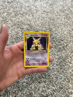 Pokemon Alakazam Base Set 2 Holo Rare 001/130 English 1999 Card - Image 1