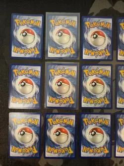 18 x Charmander, Charmeleon, Squirtle, Bulbasaur Evolutions Pokemon Card Lot - Image 5