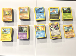 Pokemon TCG Trading Cards LOT 900 mixed Pokemon cards " Common, Rare & Uncommon* - Image 1