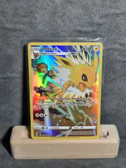 Pokemon TCG Jolteon TG04/TG30 Trainer Gallery Brilliant Stars Near Mint - Image 1
