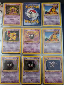 Vintage Pokemon Card Binder Lot 250+ cards shadowless / 1st Edition / holo - Image 2