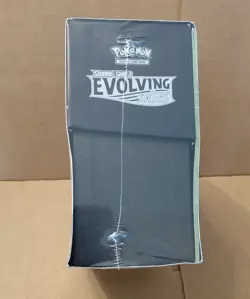 Pokemon SW&SH Evolving Skies Elite Trainer Box Factory SEALED w/ Protector - Image 4