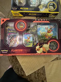 Pokemon Eeveelution Vmax Premium Collection Vaporeon Flareon Jolteon Set of 3 - Image 3