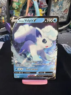 Pokemon TCG SWSH Silver Tempest Vulpix V 033/195 Ultra Rare Holo NM - Image 1