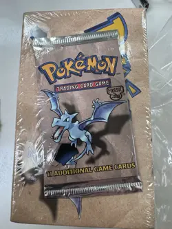Pokemon Fossil Card Box Wizards of the Coast 1999 Trading Card Game With Pack - Image 1