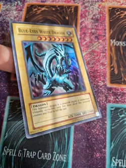 Yu-Gi-Oh! TCG Blue-Eyes White Dragon SKE-001 Super Rare Unlimited MP - Image 2