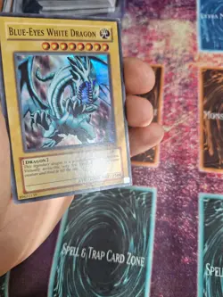 Yu-Gi-Oh! TCG Blue-Eyes White Dragon SKE-001 Super Rare Unlimited MP - Image 3