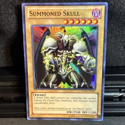 Konami Yu-Gi-Oh! TCG Summoned Skull - Yugi DPYG-EN002 1st Ed Holo Rare 2500/1200 - Image 1