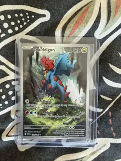 Pokemon Druddigon - 151/086 SV: White Flare Illustration Rare NM - Image 1