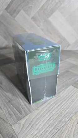 Pokemon TCG “Karmesin & Purpur – Maskerade im Zwielicht” Top Trainer Box - Image 2