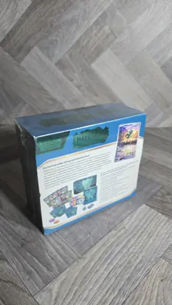 Pokemon TCG “Karmesin & Purpur – Maskerade im Zwielicht” Top Trainer Box - Image 3