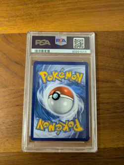PSA 8 CHARIZARD 025/185 VIVID VOLTAGE CRACKED ICE HOLO POKEMON 2020 - Image 2