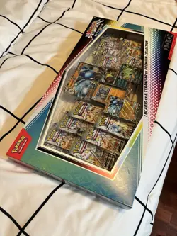Pokemon Lucario Ex & Tyranitar Ex Premium Collection - Image 2