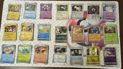 190 Pokemon Card Lot HOLO Charmander Pikachu Psyduck Charmeleon Blissey Mewtwo - Image 1