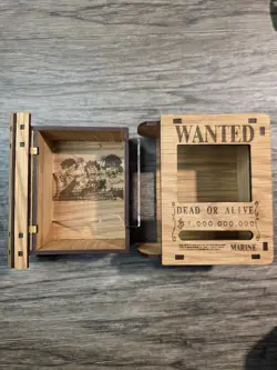 One Piece 'Three Brothers' edition Wooden "Wanted" Deck Box - Fits 61 cards - Image 4