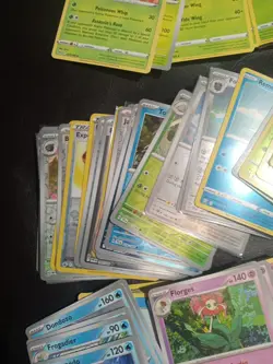 Pokemon Cards Bulk Uncommons/Commons Holos/Nonholos 250+ Cards - Image 4