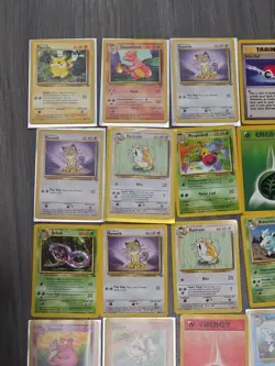Pokemon Lot of 100 Base Set Cards 1999 Wizards Great VINTAGE PIKACHU MEOWTH Rare - Image 2