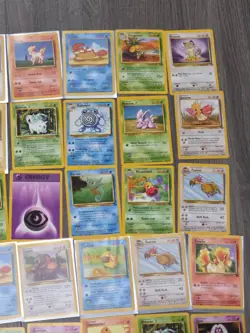 Pokemon Lot of 100 Base Set Cards 1999 Wizards Great VINTAGE PIKACHU MEOWTH Rare - Image 4