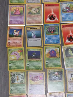 Pokemon Lot of 100 Base Set Cards 1999 Wizards Great VINTAGE PIKACHU MEOWTH Rare - Image 5