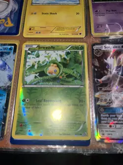 Pokemon TCG Sewaddle Basic Card 5/113 Holo 2013 English Yuka Morii Pokemon - Image 1