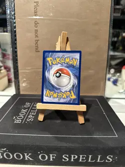 017/072 Reshiram : Amazing Rare Card : SWSH-4.5 Shining Fates - Image 2