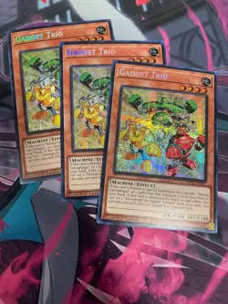 YUGIOH - GADGET TRIO X3 - MP25 - SECRET RARE - NM - 1ST ED - Image 1
