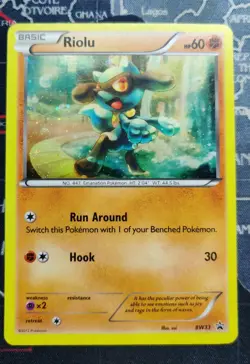 POKEMON BLACK STAR PROMO HOLO CARD No.BW 33 RIOLU - Image 1